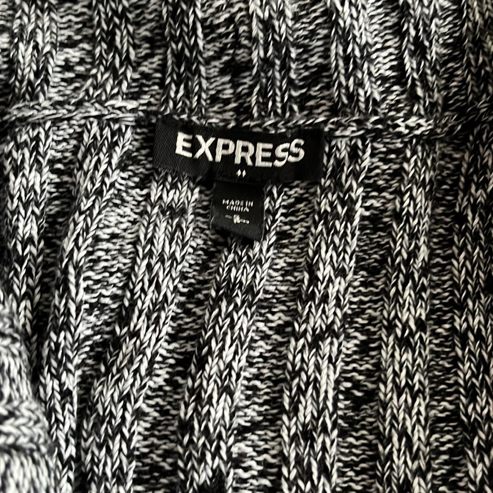 Express Cardigan - Picture 2 of 4